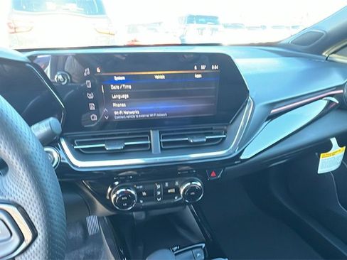 New 2026 Chevrolet Trax RS w/ Sunroof Package image 24