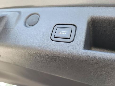 Used 2024 Chevrolet Equinox LT w/ LPO, Floor Liner Package FWD image 32