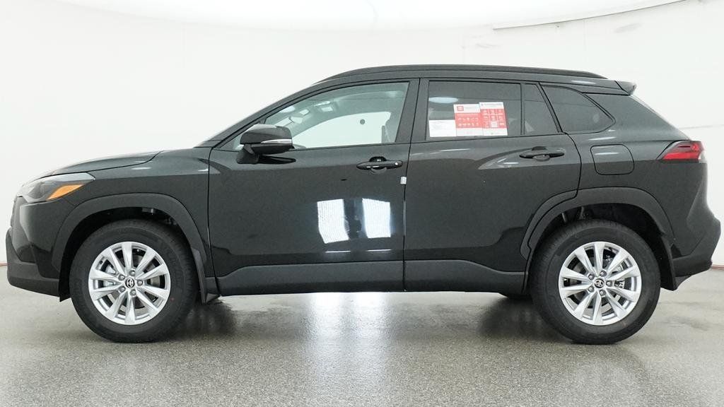 New 2026 Toyota Corolla Cross LE FWD image 2