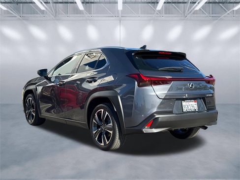 Used 2023 Lexus UX 250h FWD image 4