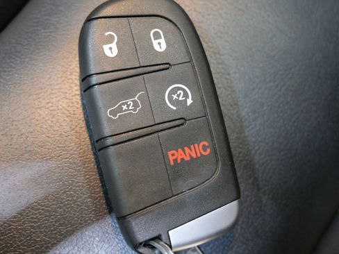 Used 2022 Dodge Durango GT image 31