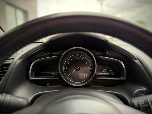 Used 2017 MAZDA MAZDA3 Grand Touring w/ Premium Equipment Package FWD image 14
