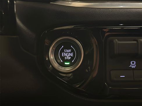 Certified 2022 Chevrolet Silverado 1500 High Country w/ High Country Premium Package image 17