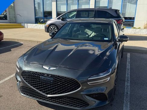 Used 2022 Genesis G70 3.3T image 1