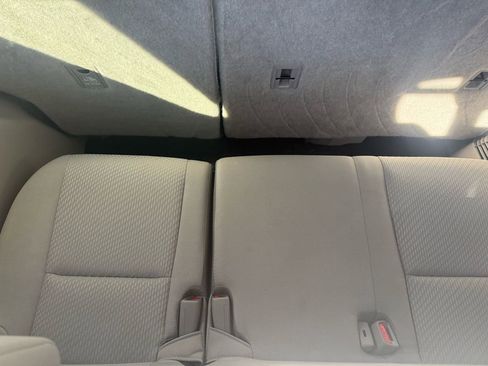 Used 2019 Toyota Highlander LE image 32