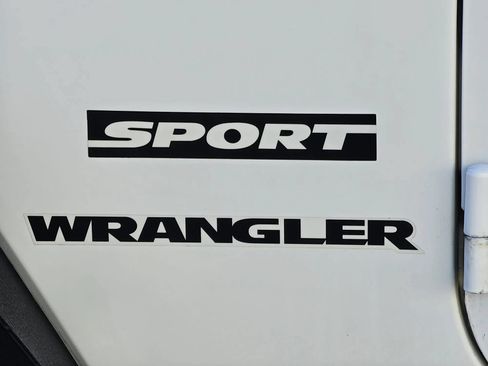 Used 2016 Jeep Wrangler Sport w/ Quick Order Package 24S AWD/4WD image 9