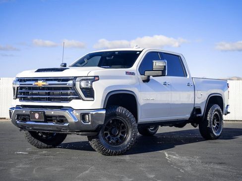 Used 2024 Chevrolet Silverado 2500 LTZ w/ LTZ Plus Package image 3