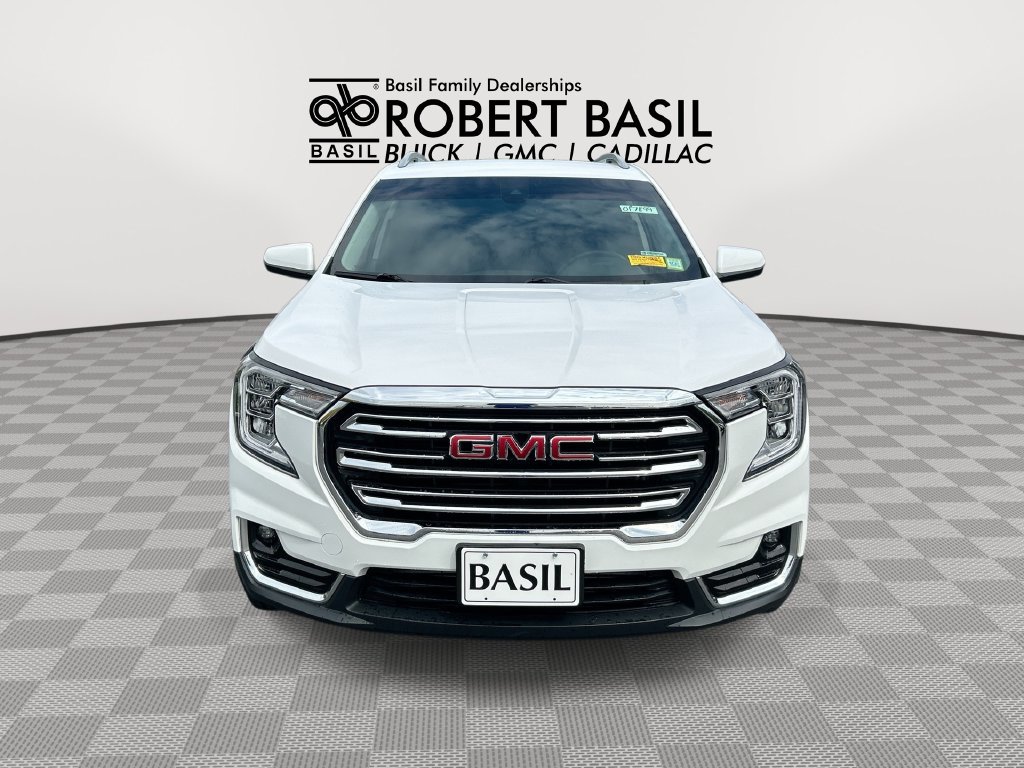 Used 2024 GMC Terrain SLT AWD/4WD image 3