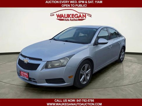 Used 2013 Chevrolet Cruze LT FWD image 1