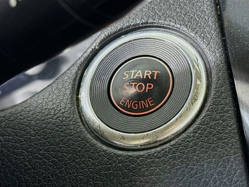 Used 2018 Nissan Rogue SV w/ Premium Package image 21