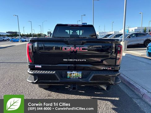 Used 2024 GMC Sierra 2500 AT4 w/ AT4 Premium Plus Package AWD/4WD image 4