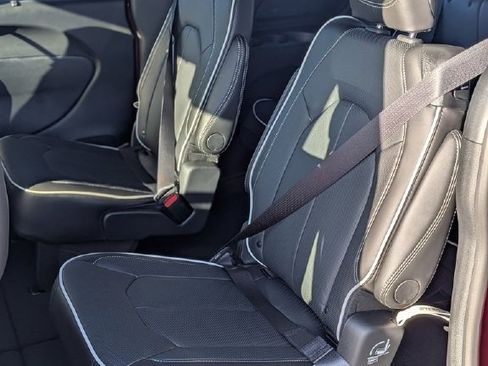 New 2026 Chrysler Pacifica Limited w/ S Appearance Package image 31