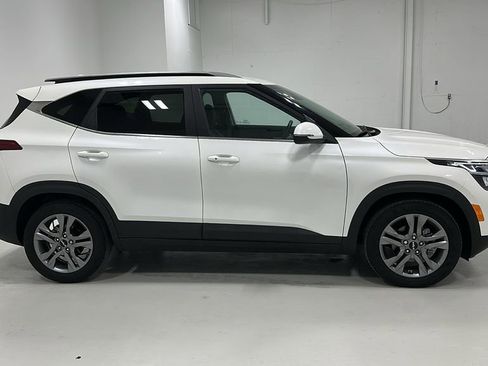 Used 2023 Kia Seltos S w/ Navigation Package image 6