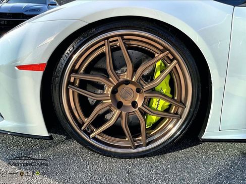 Used 2021 Lamborghini Huracan EVO image 9