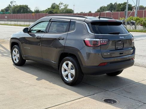 Used 2018 Jeep Compass Latitude w/ Popular Equipment Group AWD/4WD image 10