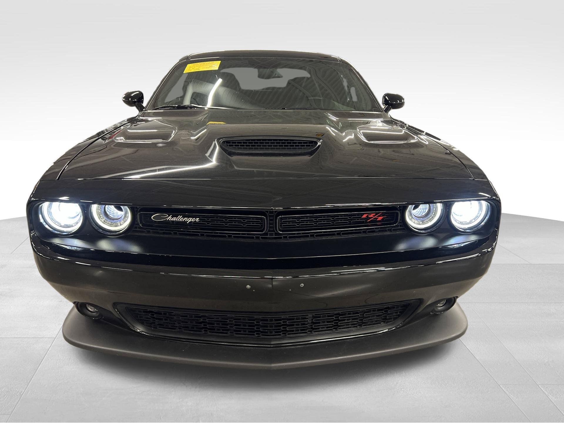 Used 2022 Dodge Challenger R/T Scat Pack w/ Dynamics Package RWD image 2