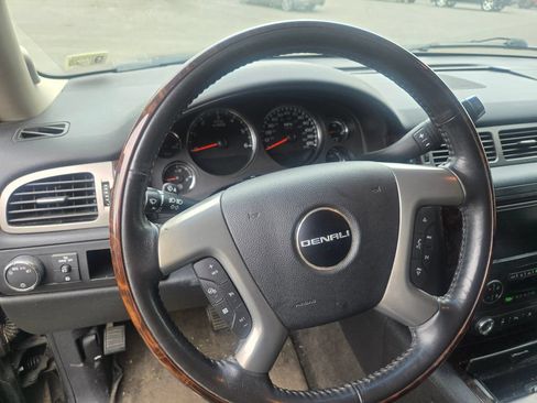 Used 2011 GMC Yukon Denali AWD/4WD image 6