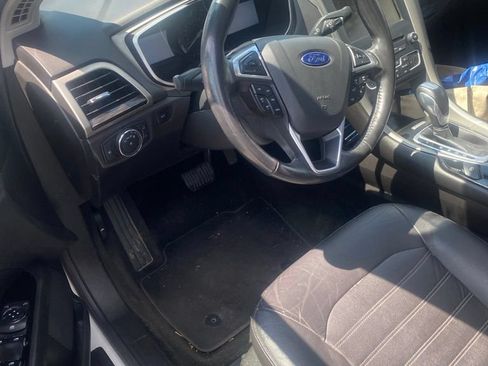Used 2016 Ford Fusion SE w/ Equipment Group 202A AWD/4WD image 5
