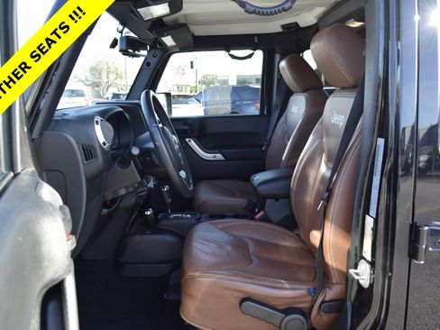 Used 2018 Jeep Wrangler Unlimited Sahara w/ Connectivity Group image 3