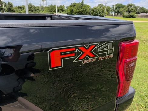 Used 2022 Ford F250 Platinum w/ FX4 Off-Road Package AWD/4WD image 8