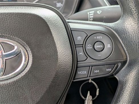 Used 2025 Toyota Corolla LE image 21