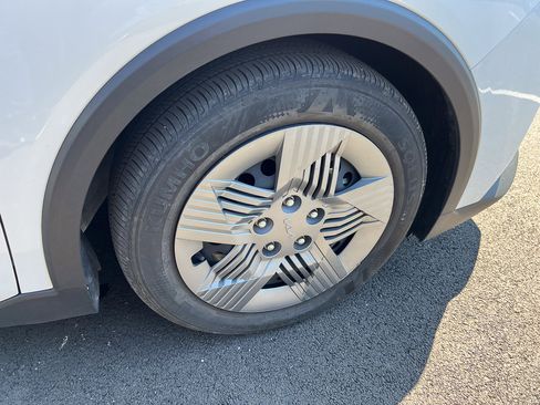 Used 2025 Kia K4 LX image 6