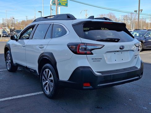 Certified 2023 Subaru Outback Premium image 4