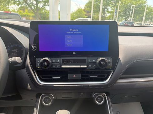 New 2026 Toyota Grand Highlander FWD image 18