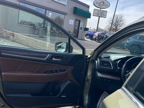 Used 2018 Subaru Outback 3.6R Touring image 10