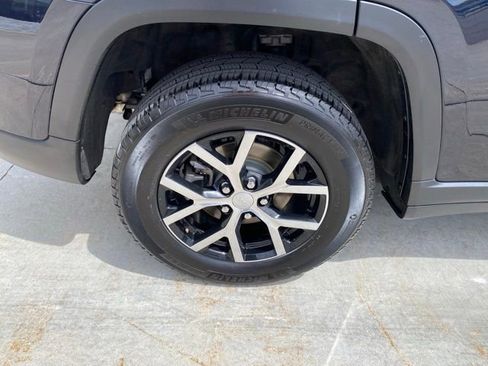 Used 2023 Jeep Grand Cherokee Limited AWD/4WD image 15