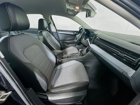 Used 2025 Volkswagen Jetta SE FWD image 31
