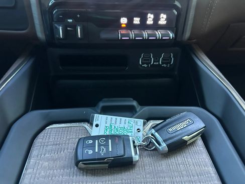 Used 2021 RAM 2500 Limited AWD/4WD image 44