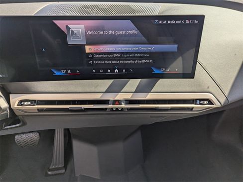 New 2026 BMW iX xDrive60 w/ Premium Package image 16