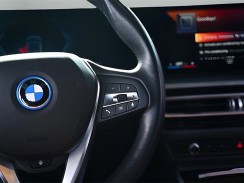 Used 2023 BMW i4 eDrive35 w/ Premium Package image 38