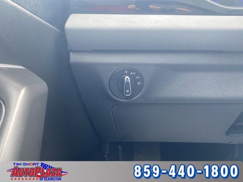 Used 2025 Volkswagen Jetta SE image 20