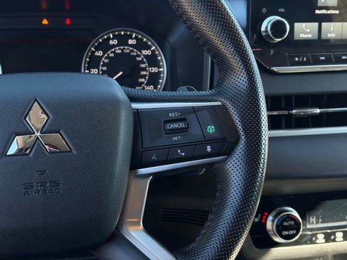 Used 2024 Mitsubishi Outlander FWD image 17