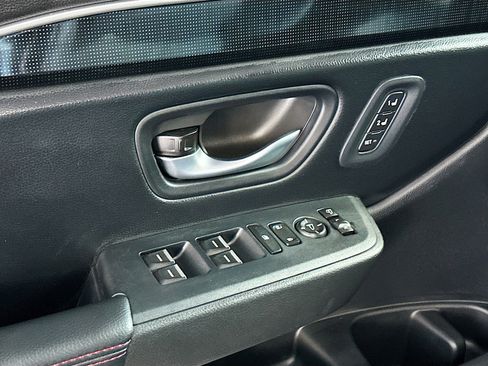 Used 2025 Honda Pilot Black Edition image 18