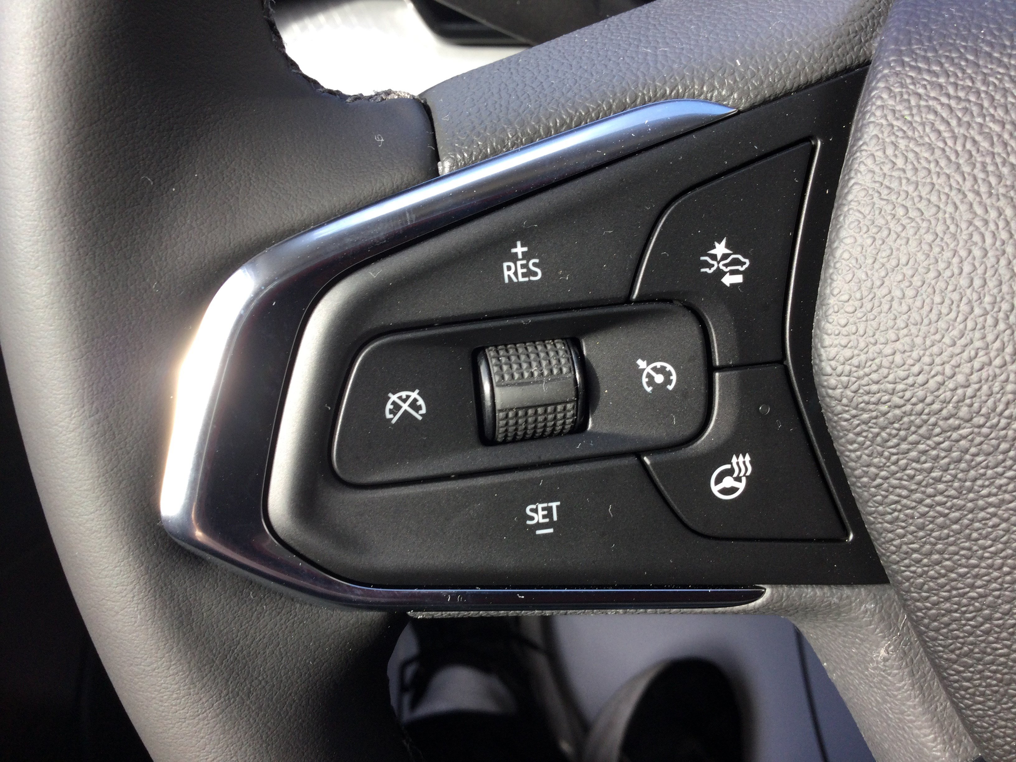 New 2026 Chevrolet Trax LT w/ LT Convenience Package FWD image 12