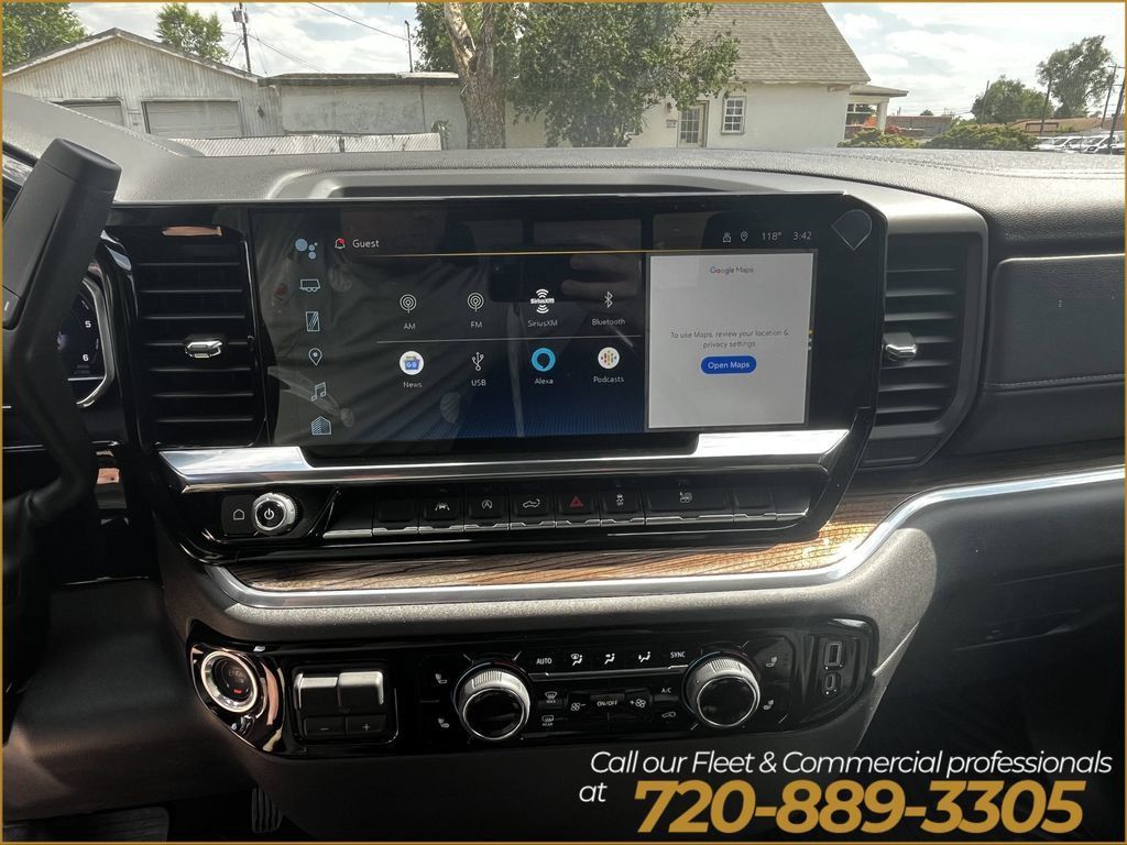 Used 2025 Chevrolet Silverado 1500 LT w/ Leather Package AWD/4WD image 11