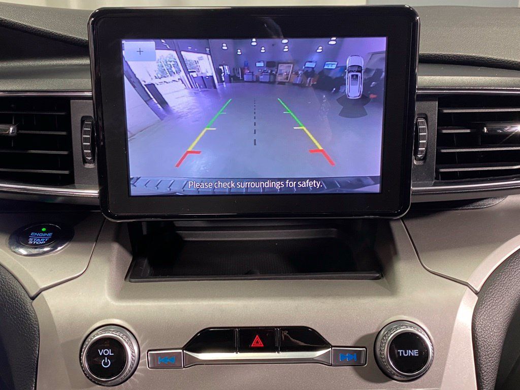 Used 2020 Ford Explorer XLT w/ Equipment Group 202A AWD/4WD image 24