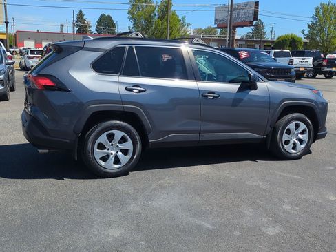 Used 2021 Toyota RAV4 LE AWD/4WD image 6