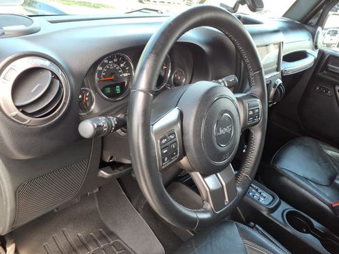 Used 2018 Jeep Wrangler Unlimited Sahara AWD/4WD image 21