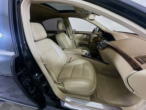 Used 2011 Mercedes-Benz S 550 4MATIC image 30