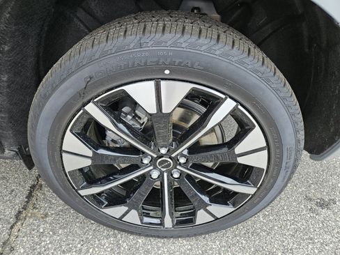 New 2026 Volvo XC60 T8 Plus w/ Protection Package Premier AWD/4WD image 11