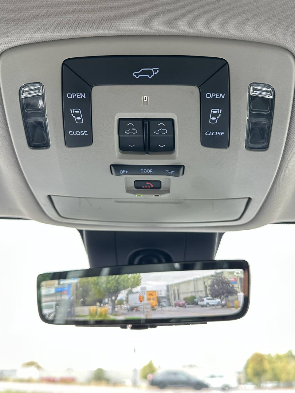 Used 2021 Toyota Sienna Limited AWD/4WD image 47