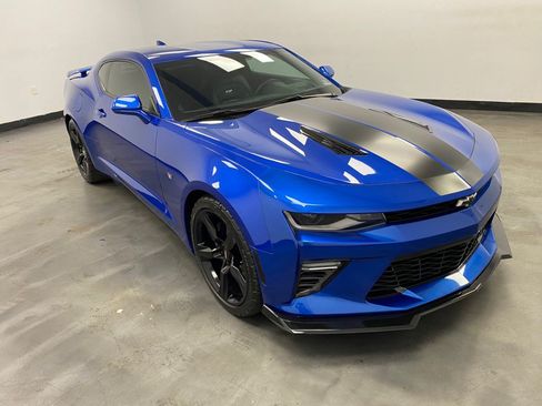 Used 2016 Chevrolet Camaro SS RWD image 8