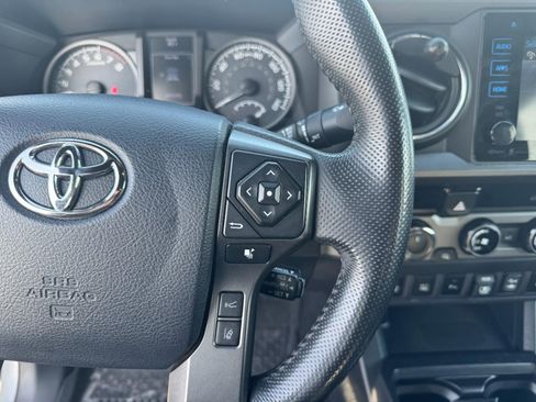 Used 2018 Toyota Tacoma TRD Sport w/ Technology Package image 18