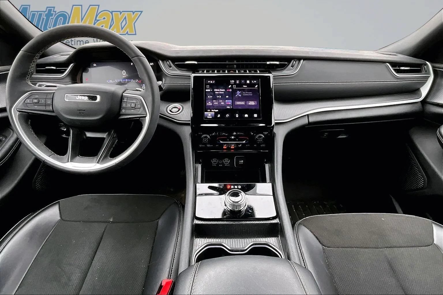 Used 2025 Jeep Grand Cherokee L Altitude AWD/4WD image 7