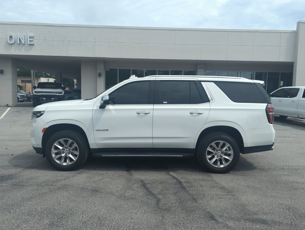 Used 2021 Chevrolet Tahoe Premier w/ Premium Package RWD image 3