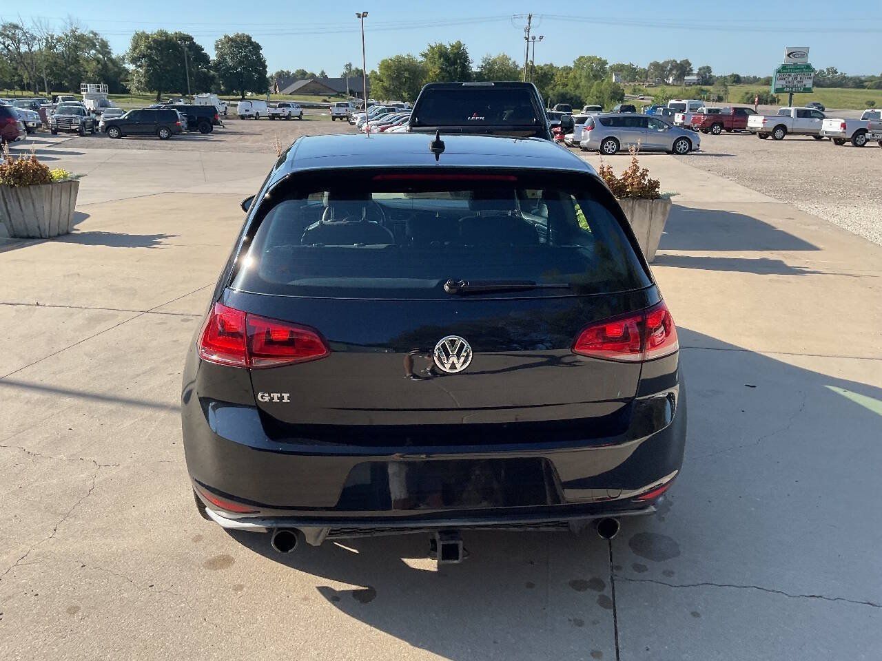 Used 2015 Volkswagen GTI SE FWD image 7